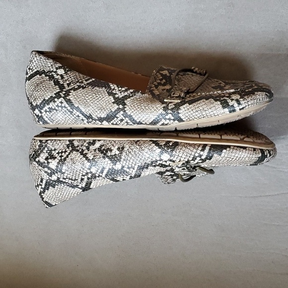 Baretraps Kellye Snake Retile Print Vegan Loafers Slip On Womens Size 9.5 M EUC - Picture 4 of 10